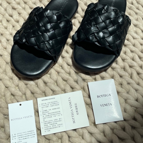 Bottegga Veneta Intrecciato Black Leather \